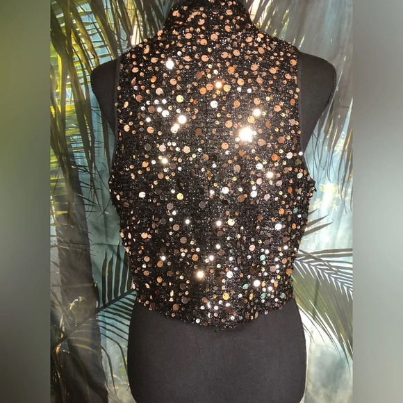 Sleeveless Sequin Crop top - Picture 7 of 12